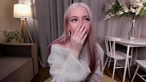 Snapshot of tinastevenson chatting on 22, 10, 2025 Annie online show from 22, 10, 2025