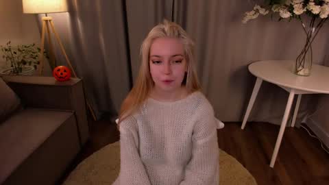 Snapshot of tinastevenson chatting on 29, 10, 2025 Annie online show from 29, 10, 2025