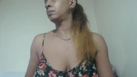 Snapshot of tinaxxxpetitexoxo chatting on 1, 3, 2025 Tina online show from 1, 3, 2025