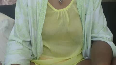 Snapshot of tinaxxxpetitexoxo chatting on 4, 12, 2025 Tina online show from 4, 12, 2025