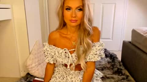 tinkerbell822 online show from 12, 6, 2026