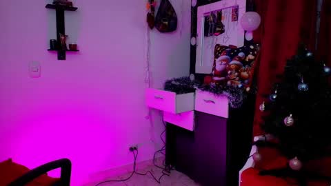 Snapshot of tinnadawson chatting on 7, 12, 2024 I AM BELLA ----------- follow my IG TINNS 69 online show from 7, 12, 2024