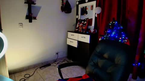 Snapshot of tinnadawson chatting on 29, 12, 2024 I AM BELLA ----------- follow my IG TINNS 69 online show from 29, 12, 2024