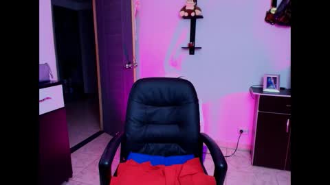 Snapshot of tinnadawson chatting on 23, 1, 2025 I AM BELLA ----------- follow my IG TINNS 69 online show from 23, 1, 2025