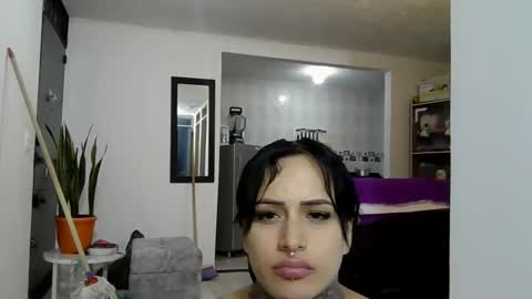 Snapshot of tinnadawson chatting on 2, 3, 2025 I AM BELLA ----------- follow my IG TINNS 69 online show from 2, 3, 2025