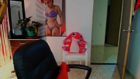 Snapshot of tinnadawson chatting on 24, 9, 2025 I AM BELLA ----------- follow my IG TINNS 69 online show from 24, 9, 2025