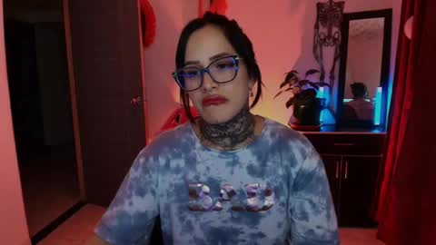 Snapshot of tinnadawson chatting on 12, 10, 2025 I AM BELLA ----------- follow my IG TINNS 69 online show from 12, 10, 2025