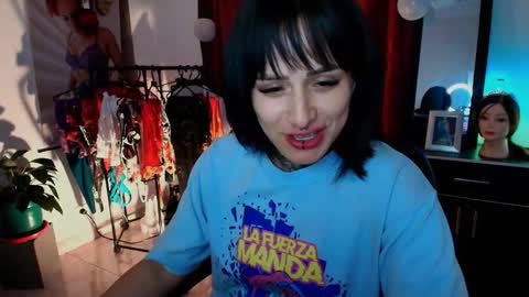 Snapshot of tinnadawson chatting on 22, 11, 2025 I AM BELLA ----------- follow my IG TINNS 69 online show from 22, 11, 2025