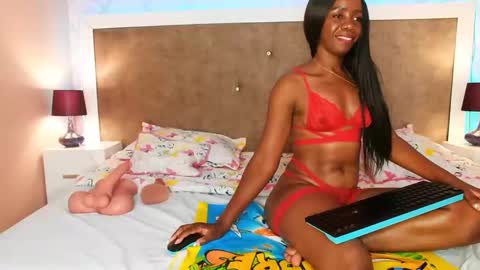 Snapshot of tinnataylor chatting on 19, 11, 2025 Tina online show from 19, 11, 2025