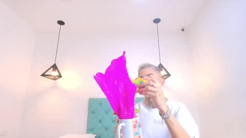 Snapshot of tinny_and_candy chatting on 9, 3, 2025 TINNY AND CANDY online show from 9, 3, 2025