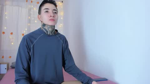 Snapshot of tinny_and_candy chatting on 6, 11, 2025 TINNY AND CANDY online show from 6, 11, 2025