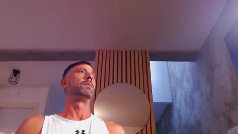 tinoclandestino online show from 19, 1, 2025