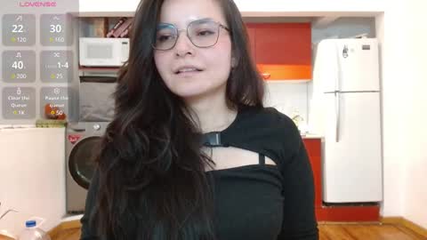 Tiny Caroline online show from 29, 1, 2025