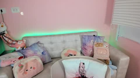 tiny_cora online show from 18, 5, 2026