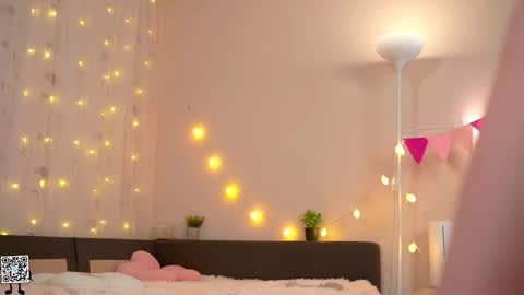 Snapshot of tiny_miracle chatting on 2, 12, 2024 Lyssa online show from 2, 12, 2024