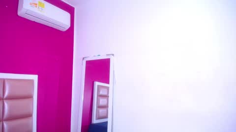 Snapshot of tiny_sarah1 chatting on 13, 11, 2025 tiny_sarah1 online show from 13, 11, 2025