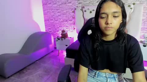 tiny_tay online show from 17, 4, 2026