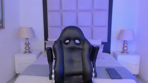 Thomm  Independent Model online show from 15, 3, 2026