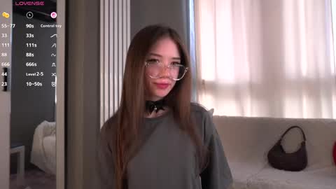 Snapshot of tinyanie chatting on 8, 6, 2026 Annie online show from 8, 6, 2026
