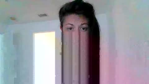 Snapshot of tinyassbossymilf chatting on 31, 10, 2025 tinyassbossymilf online show from 31, 10, 2025