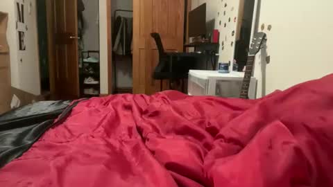 tinydaisy22 online show from 2, 2, 2026