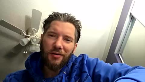 tinyguynicecock online show from 18, 4, 2026