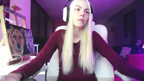 stage Kylie Sinner  brand CLITBAIT online show from 26, 9, 2025