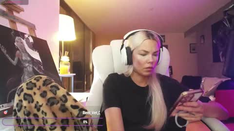 stage Kylie Sinner  brand CLITBAIT online show from 23, 5, 2026