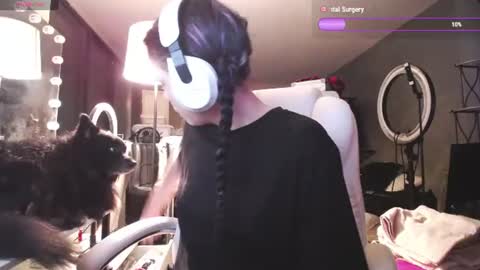Snapshot of tinykylie chatting on 16, 6, 2026 stage Kylie Sinner brand CLITBAIT online show from 16, 6, 2026