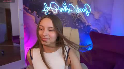 tinynataliee online show from 19, 6, 2026