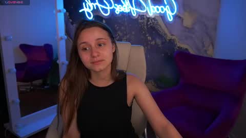 tinynataliee online show from 30, 6, 2026
