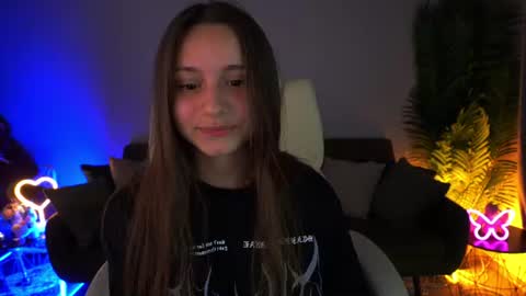 tinynataliee online show from 10, 7, 2026
