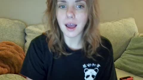 Snapshot of tinywithtiddies chatting on 9, 10, 2025 tinywithtiddies online show from 9, 10, 2025