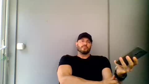 titan_heart online show from 4, 8, 2026