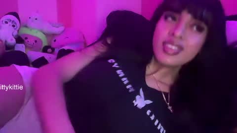 HOTTIE4U online show from 16, 4, 2026