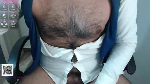 Snapshot of toaster1993 chatting on 15, 12, 2025 Leonel online show from 15, 12, 2025