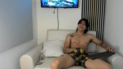 Snapshot of toji_lee chatting on 19, 10, 2025 toji lee online show from 19, 10, 2025