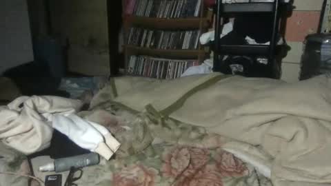 small man online show from 8, 4, 2026