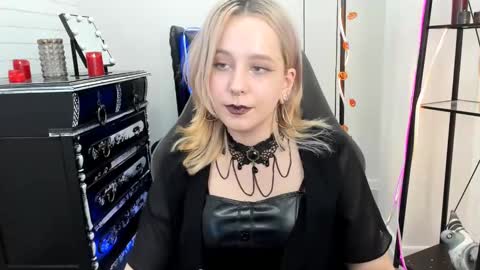 Tolli Moll online show from 2, 12, 2024