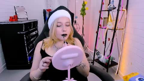 Tolli Moll online show from 17, 12, 2024