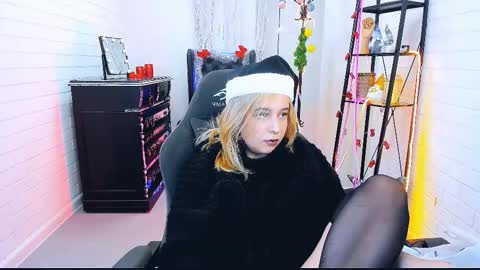 Tolli Moll online show from 27, 12, 2024