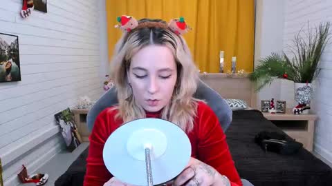 Tolli Moll online show from 31, 12, 2024