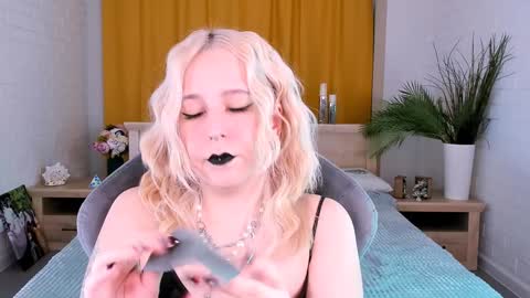 Tolli Moll online show from 6, 2, 2025