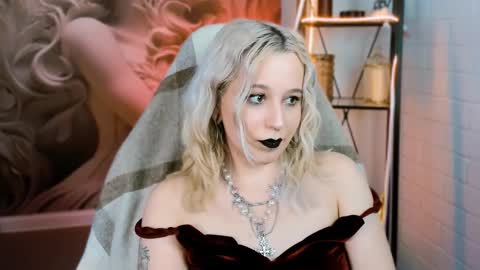 Tolli Moll online show from 11, 2, 2025