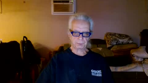 Snapshot of tom112292014 chatting on 6, 1, 2025 tom112292014 online show from 6, 1, 2025