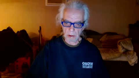 Snapshot of tom112292014 chatting on 8, 3, 2025 tom112292014 online show from 8, 3, 2025