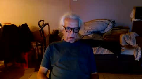 Snapshot of tom112292014 chatting on 15, 10, 2025 tom112292014 online show from 15, 10, 2025