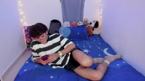 Tom Blue online show from 5, 3, 2026