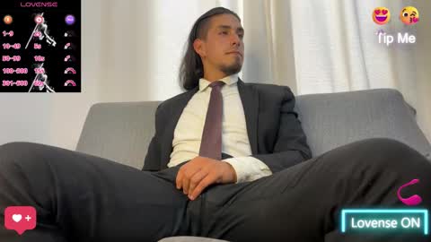 Snapshot of tom_blunt96 chatting on 8, 11, 2025 TOM online show from 8, 11, 2025