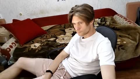 Snapshot of tom_elmo chatting on 8, 10, 2025 Tom Elmo online show from 8, 10, 2025